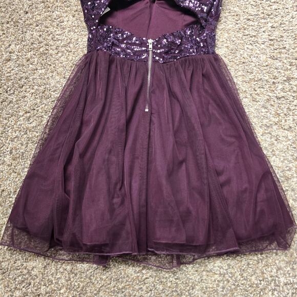 Junior's Speechless Geometric Sequin & Mesh Dress w/ Keyhole Back | Size 5 - Picture 6 of 11